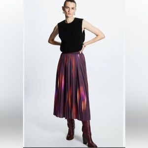 NWT COS midi length pleated skirt NWT- size 6